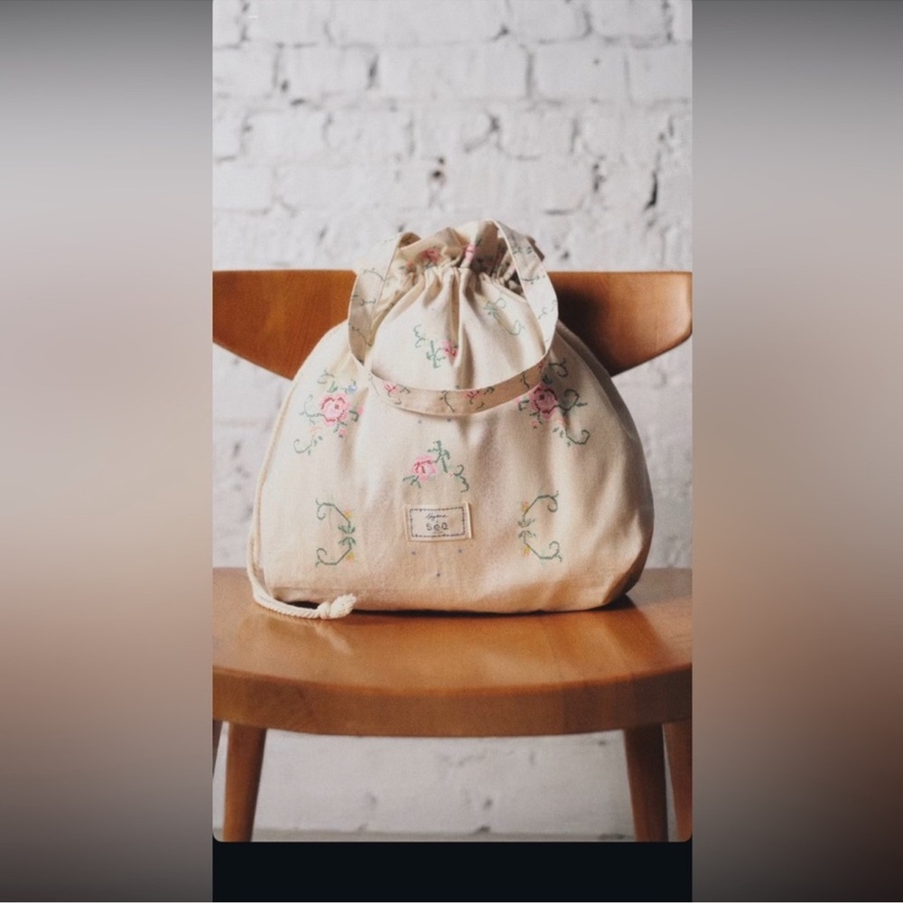 NWOT Sezane x Sea NY Floral Embroidered Drawstring Tote